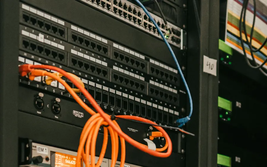 Netzwerk-Verkabelung in einem Server-Rack